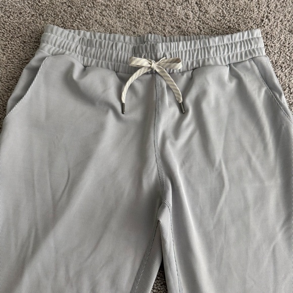 Vuori Lux Rib Performance Jogger Pants Size S Pale Grey Heather Pockets Ankle - Picture 4 of 10